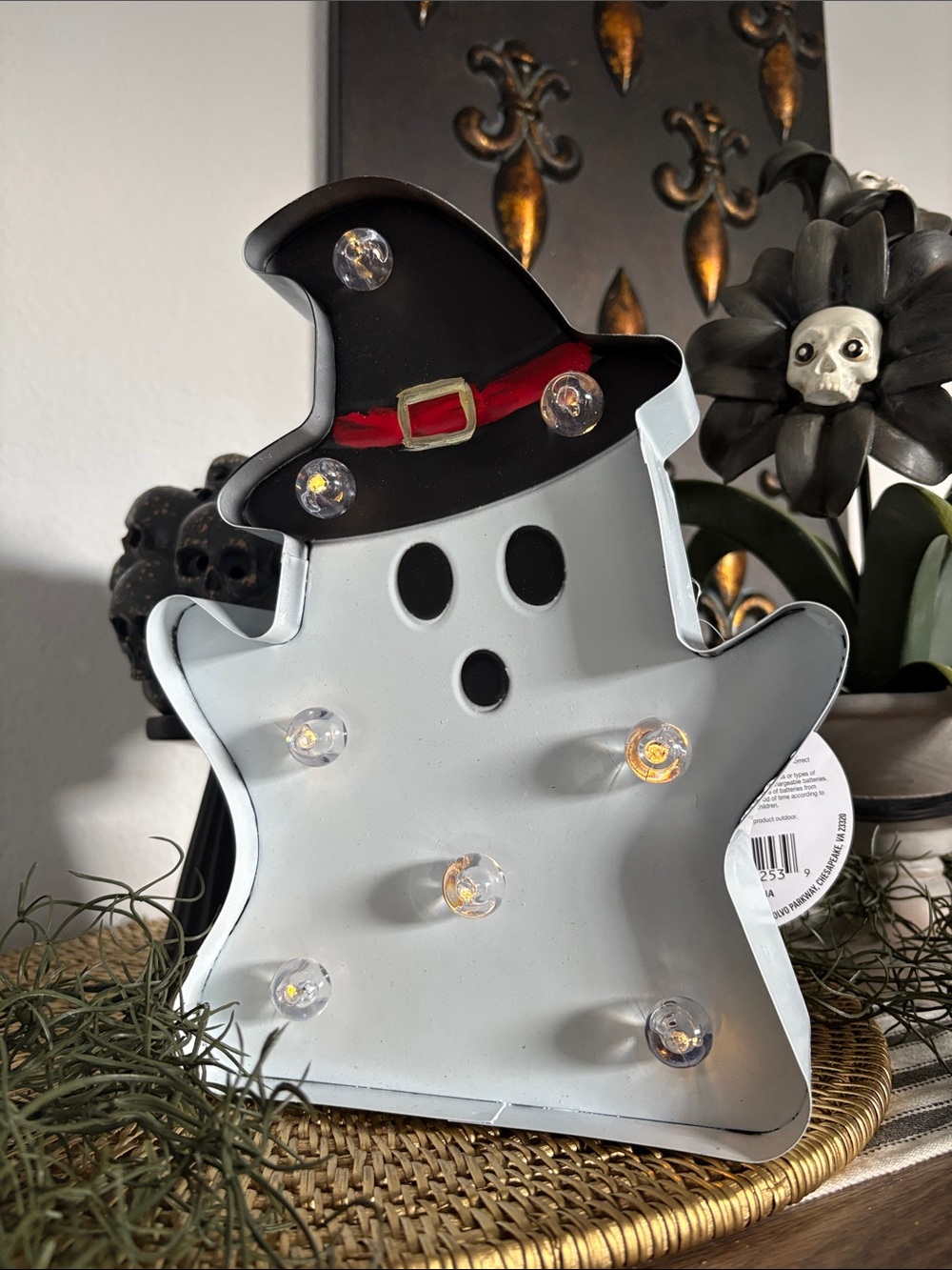 🆕HTF Adorable Marquee Ghost